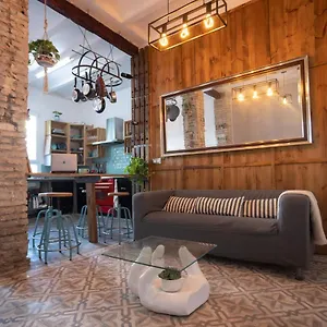 house-naim.hotelsinnerja.org/